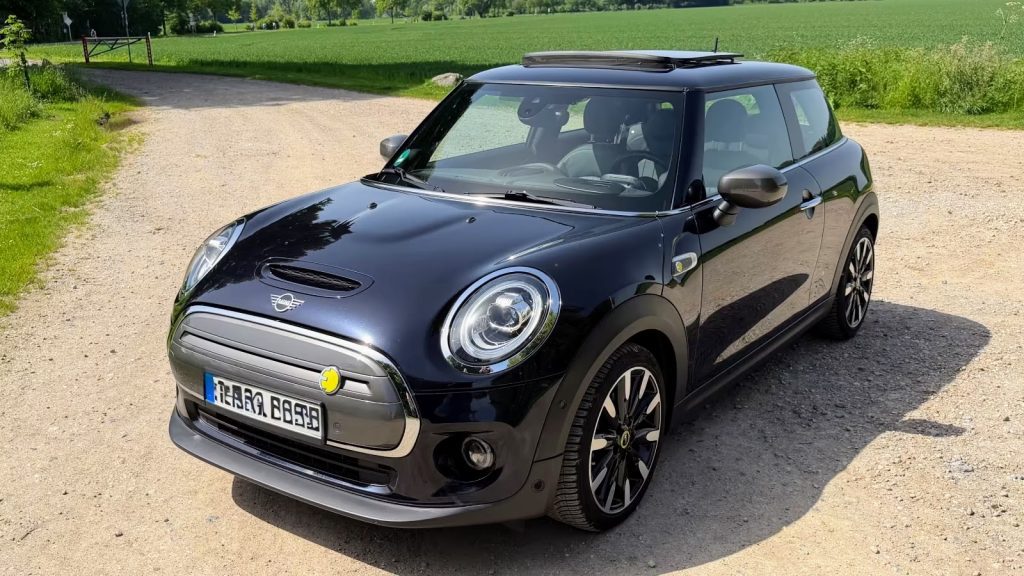 09.2020 MINI Cooper SE Trim XL