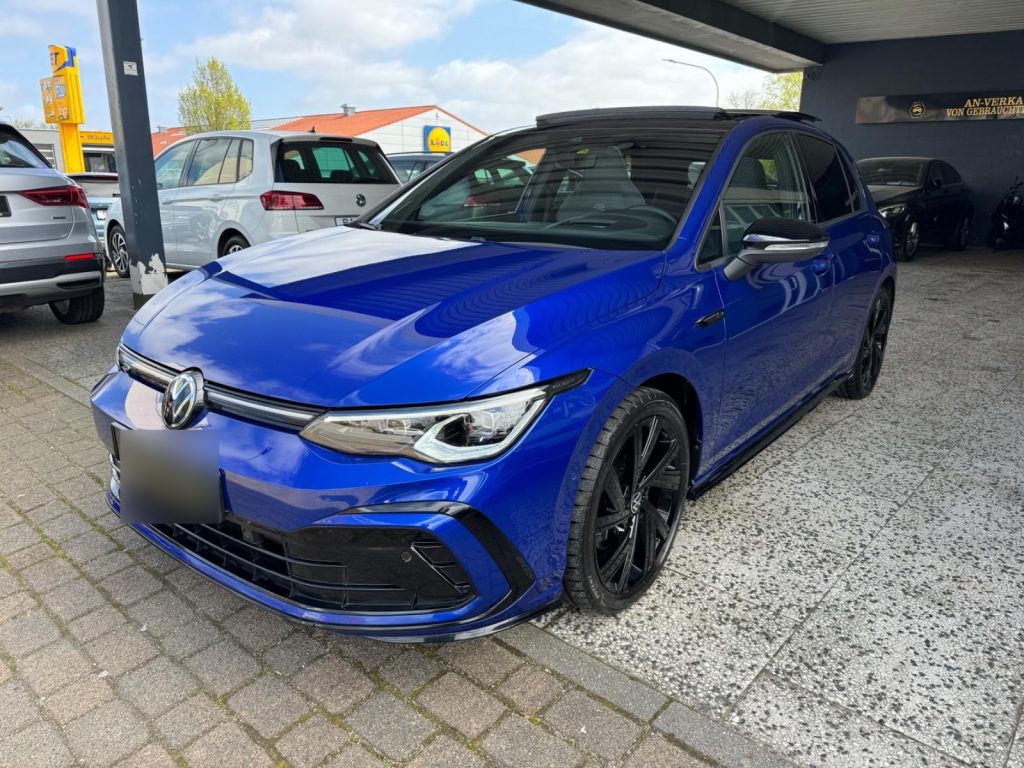 03.2024 Volkswagen Golf 8 2-0 TSI R-Line