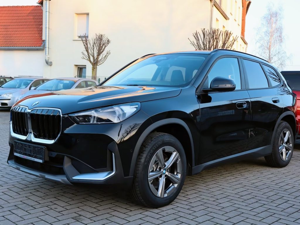 10.2023 BMW X1 sDrive20i  Hybr.