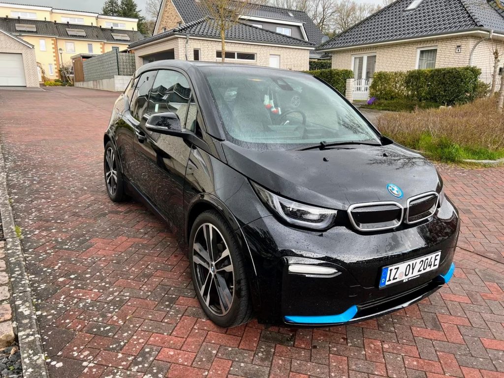 08.2021 BMW i3s