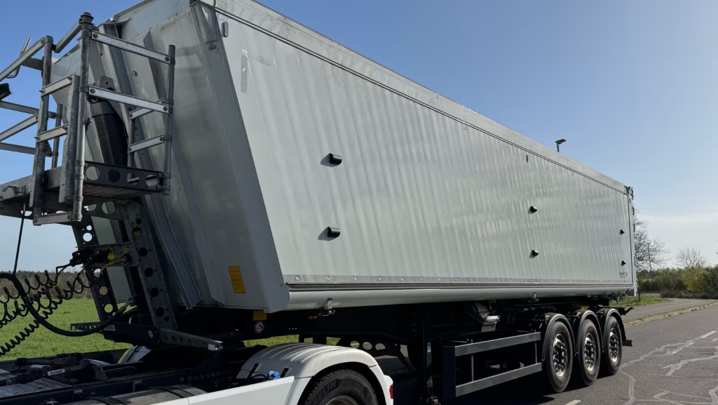 02.2024 Schmitz Cargobull SCB S3D