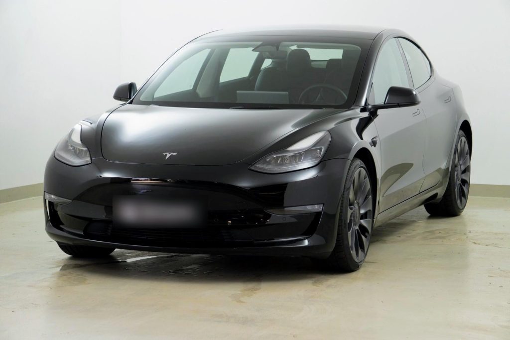 03.2022 Tesla Model 3 Performance Dual AWD Pano