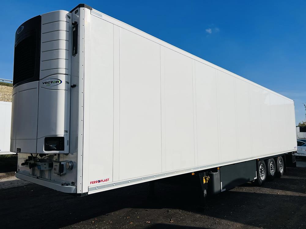 10.2014 Schmitz Cargobull Carrier Vector 1550, liftaxe, wall=7cm