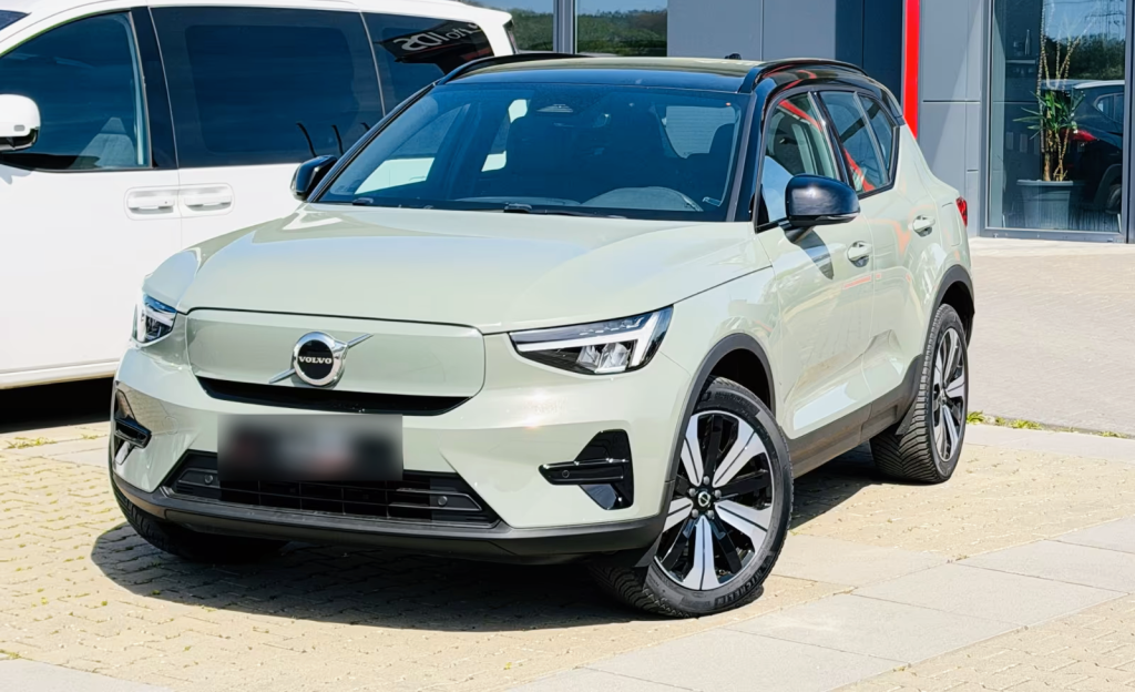 10.2022 Volvo XC40 Core Recharge Pure Electric 2WD