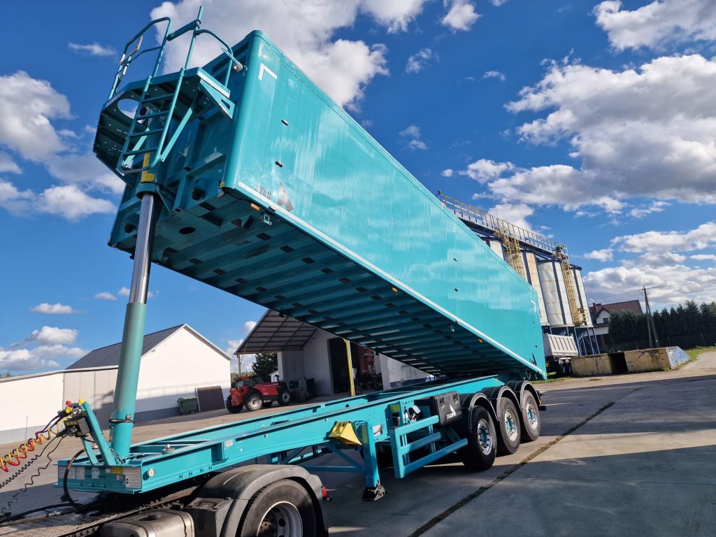 04.2022 Stas Tipper 52m3