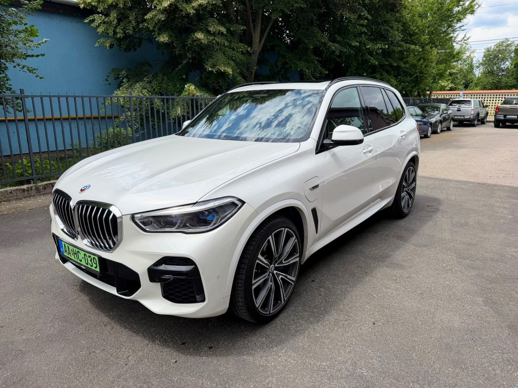 11.2022 BMW X5 xDrive 45 e MSport ASSIST