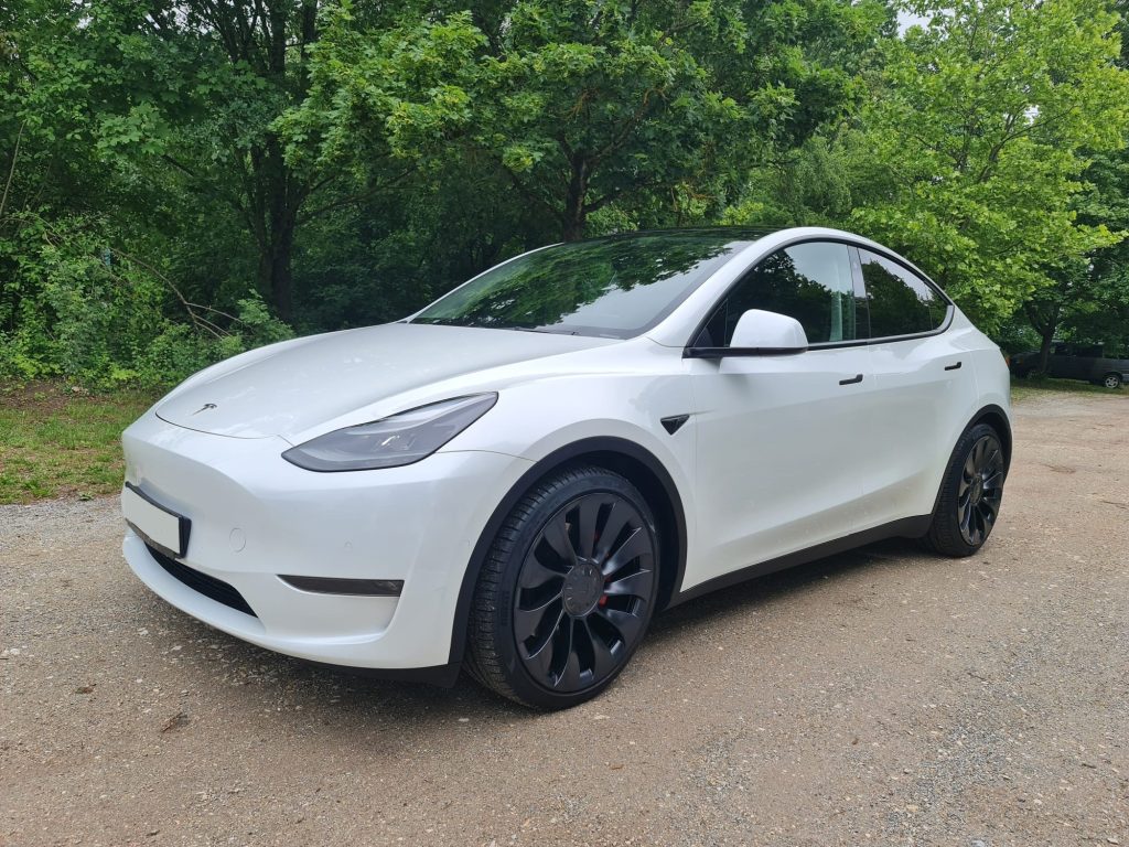 08.2022 Tesla Model Y Performance