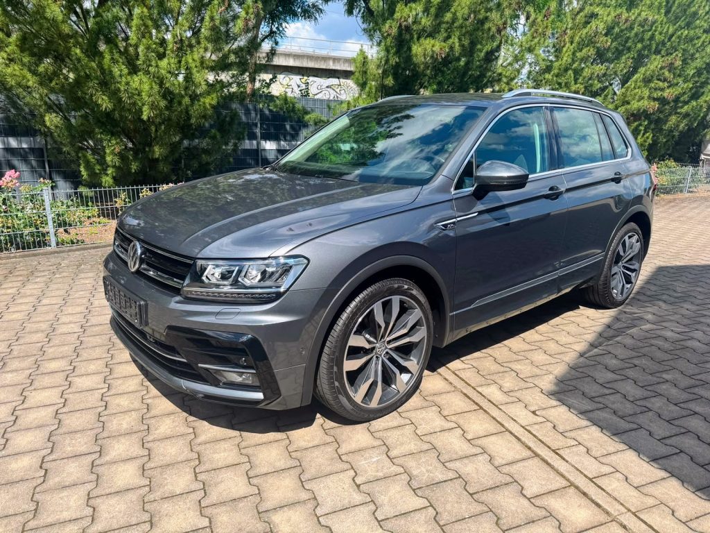 07.2020 Volkswagen Tiguan Grey 2.0 TSI 4Motion R-Line