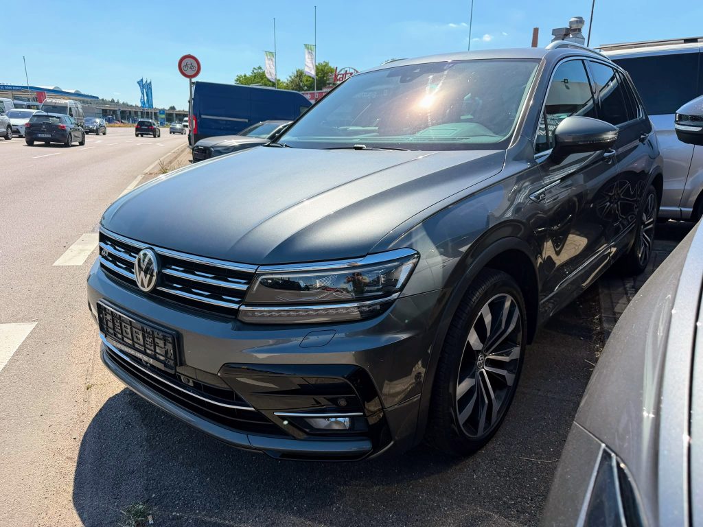 10.2019 Volkswagen Tiguan 2.0 TDI DSG R-Line 4M 360° HuD