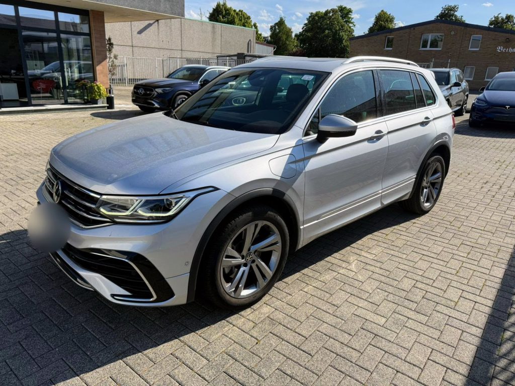 10.2023 Volkswagen Tiguan R-Line Exclusive 1-4 eHybrid