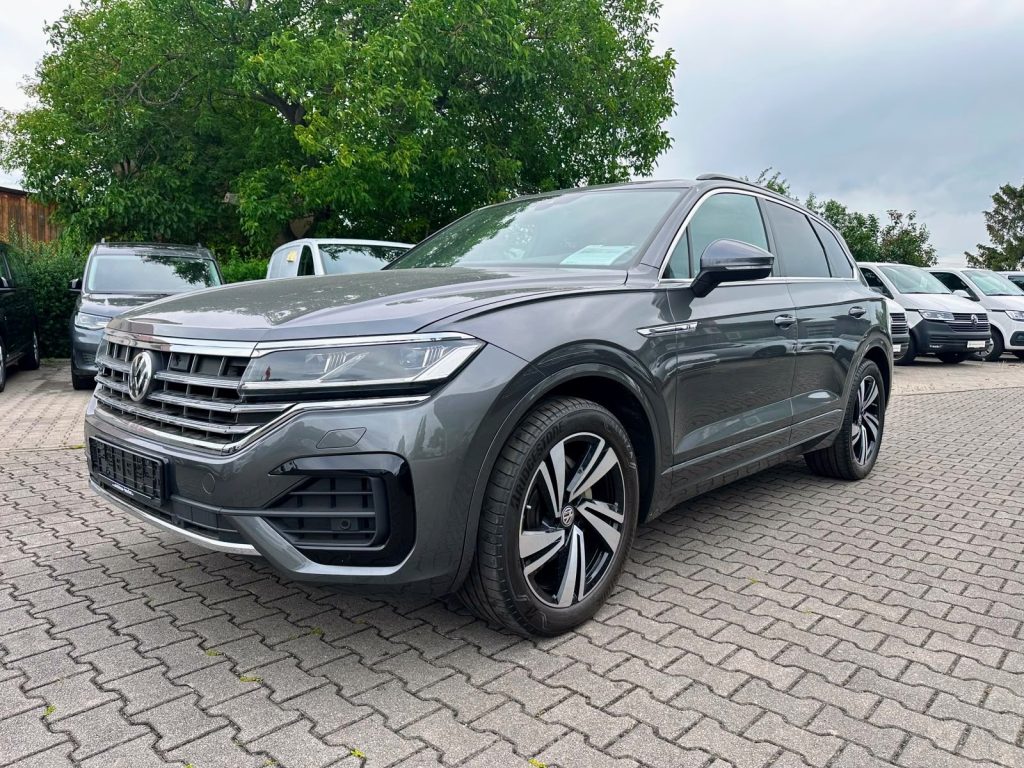 01.2019 Volkswagen Touareg 3.0 TDI 4Motion Grey