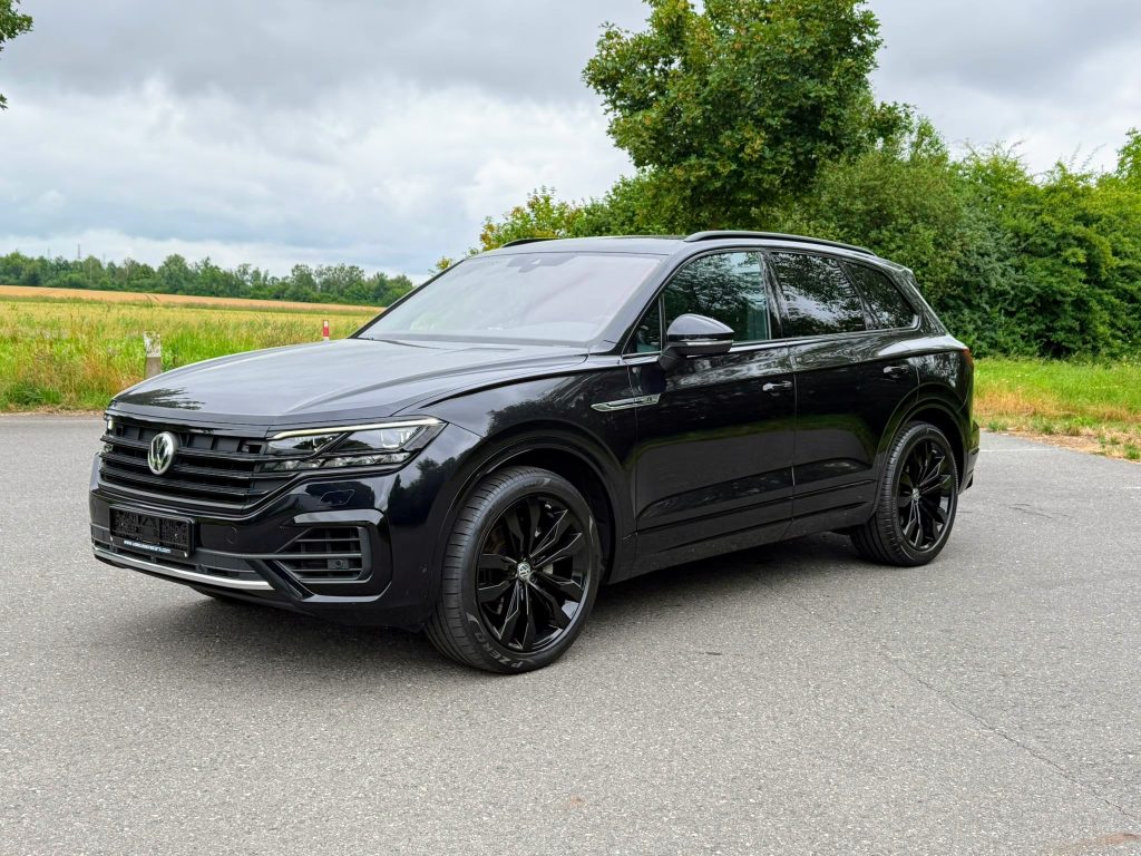 01.2020 Volkswagen Touareg R-Line V6