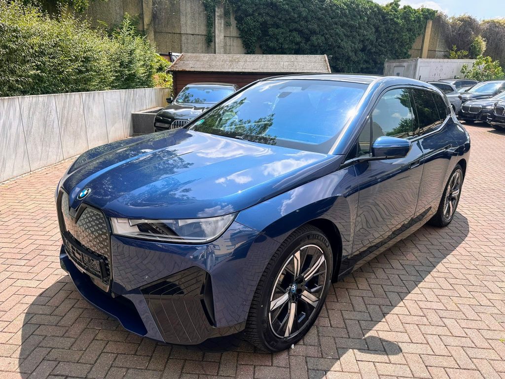12.2021 BMW iX xDrive40 M Sport