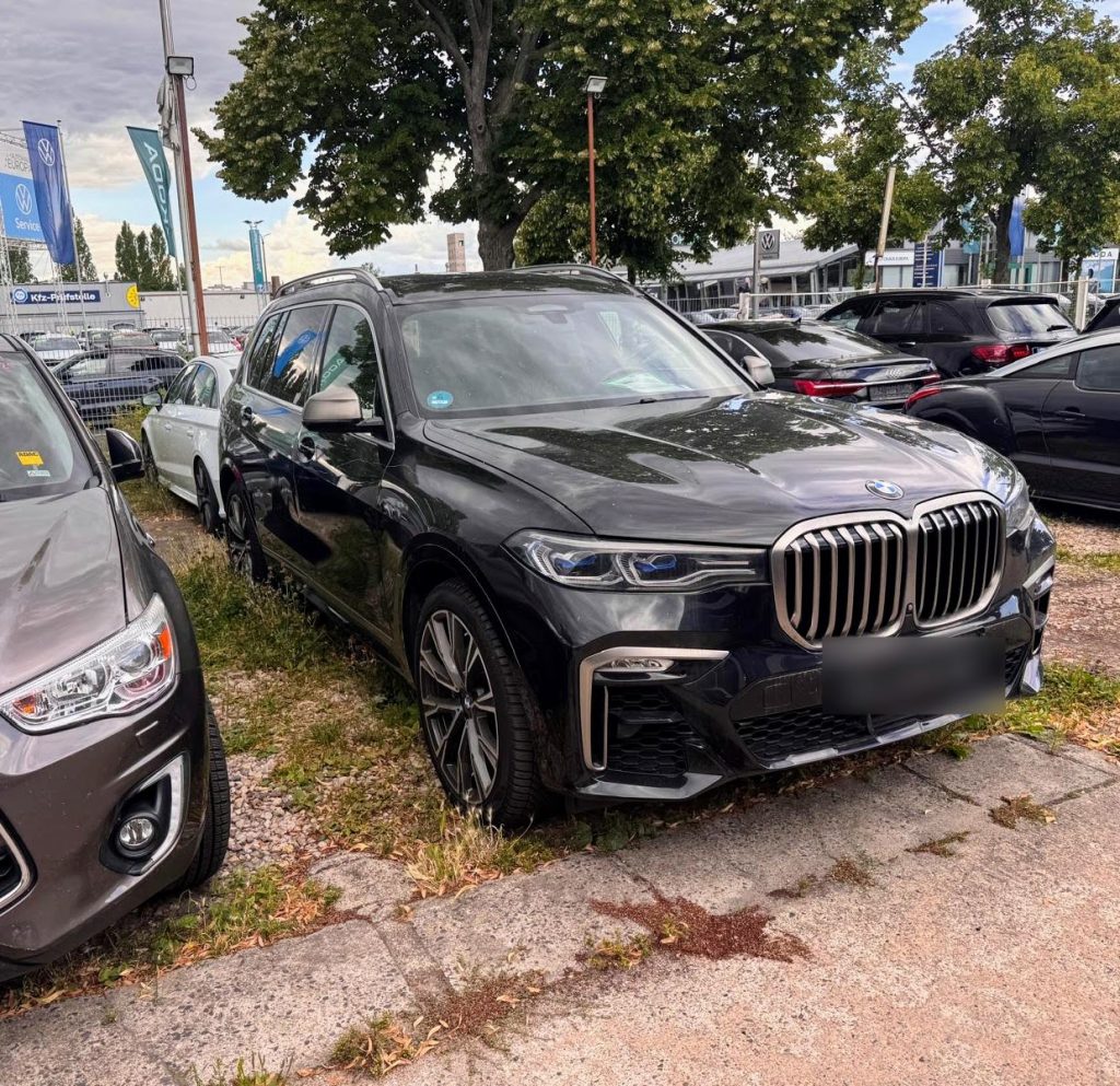 06.2020 BMW X7 M50
