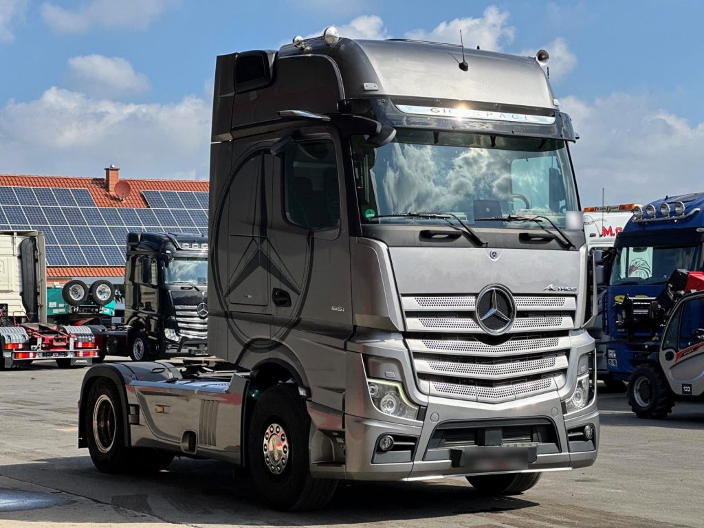 09.2021 Mercedes-Benz Actros 1851 GigaSpace 4×2 BL RETARDER