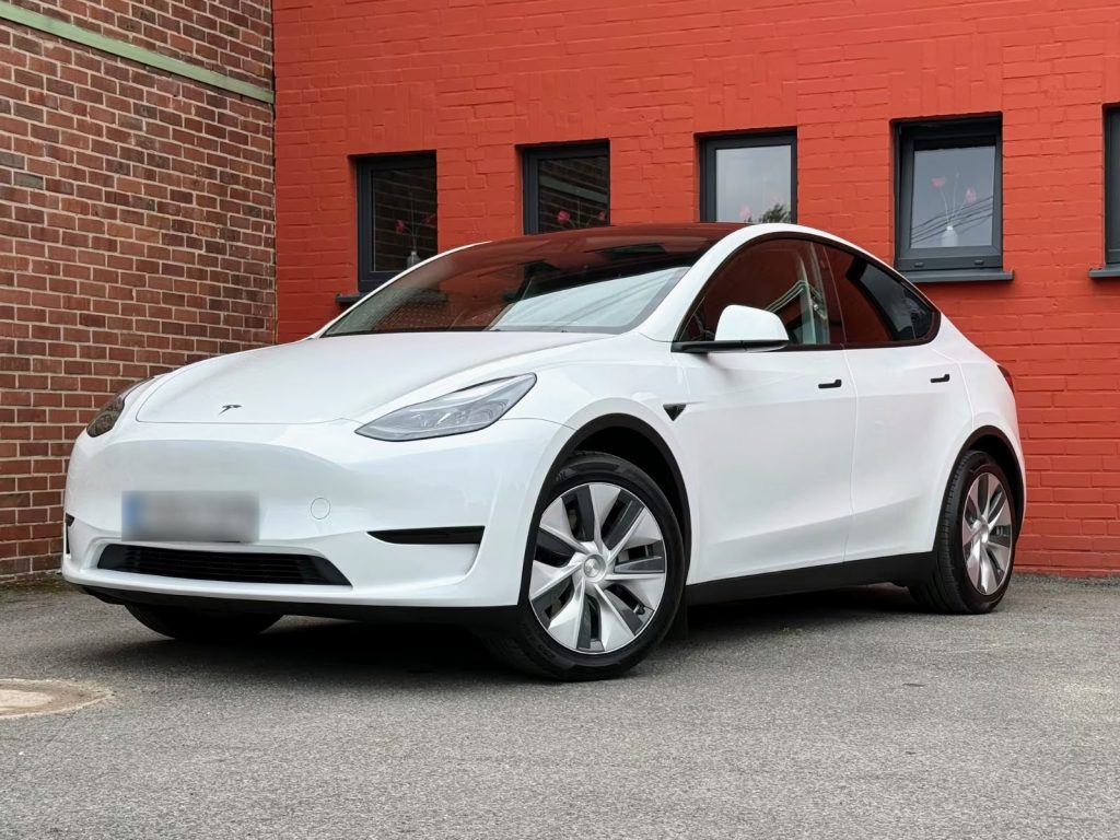 06.2023 Tesla Model Y SR RWD