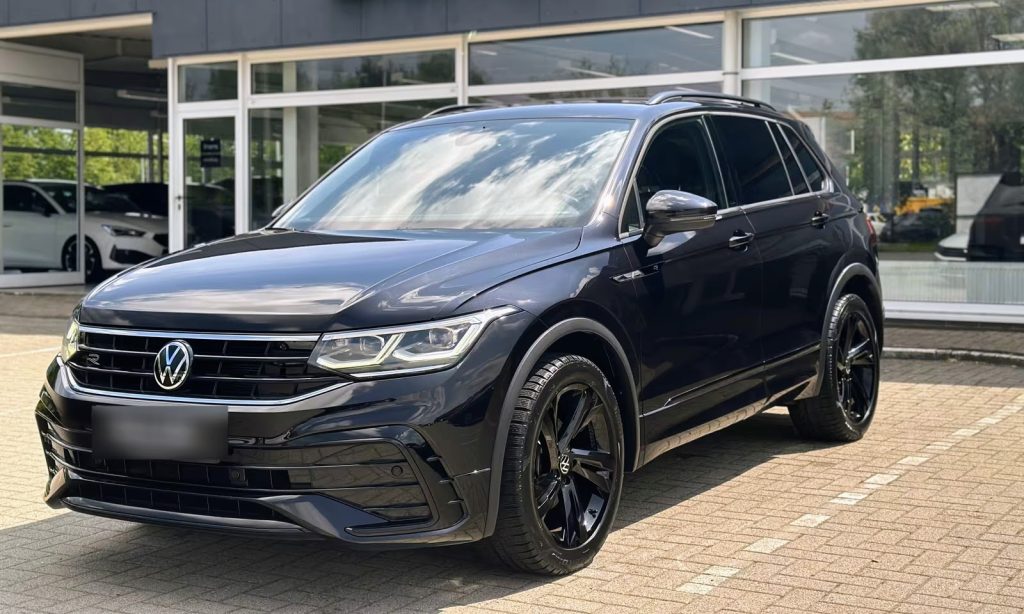 08.2022 Volkswagen Tiguan R Line Black Style
