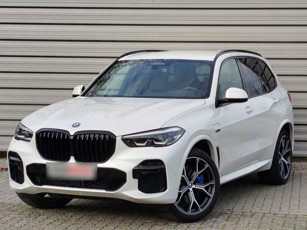08.2022 BMW X5 XDrive 45e M Sport AHZ DAB