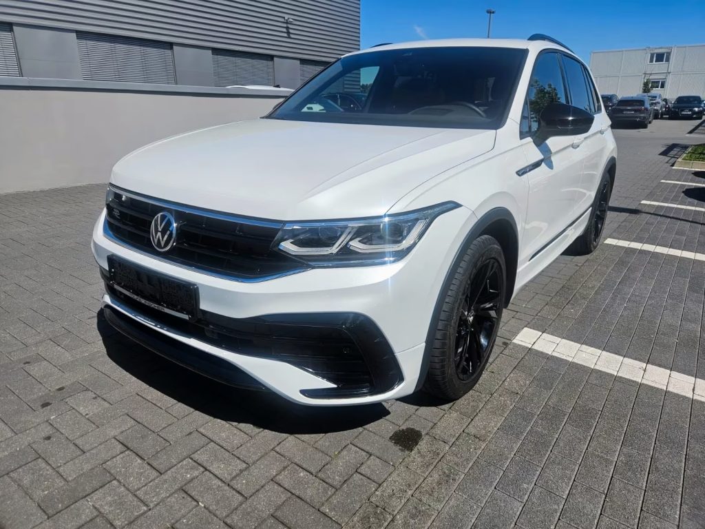04.2021 Volkswagen Tiguan R Line BLACK PANO