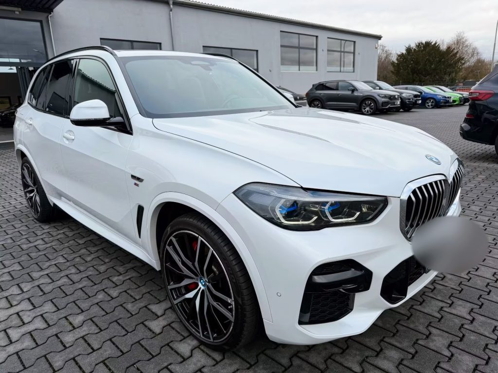 06.2022 BMW X5 xDrive 45e Msport White