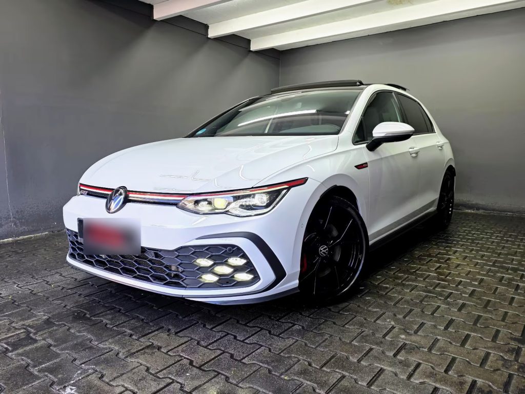 10.2022 Volkswagen Golf VIII GTI PANO LED