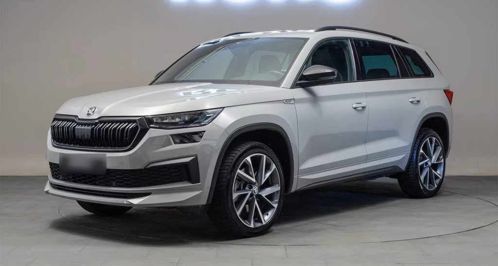 10.2023 Skoda Kodiaq Sportline 2.0 TSI 4×4 Pano 7 Seats