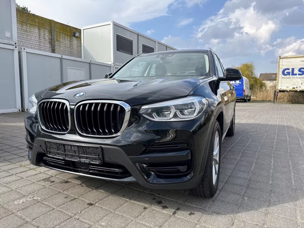 04.2020 BMW X3 xDrive 30 e Advantage