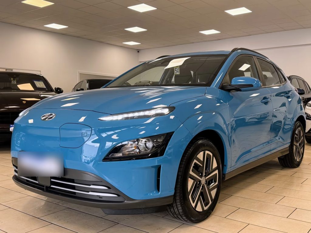 02.2023 Hyundai KONA Select R-Cam