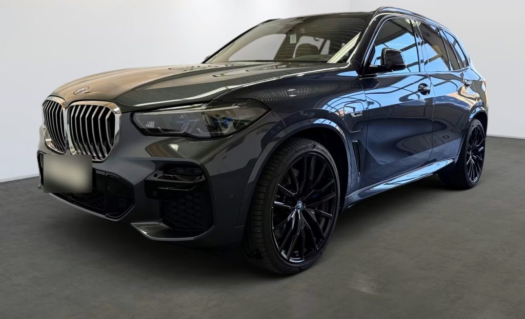 04.2022 BMW X5 xDrive45e M Sport Laser 360