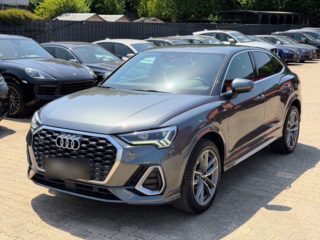 01.2020 Audi Q3 Sportback 45 TFSI quattro S line Matrix
