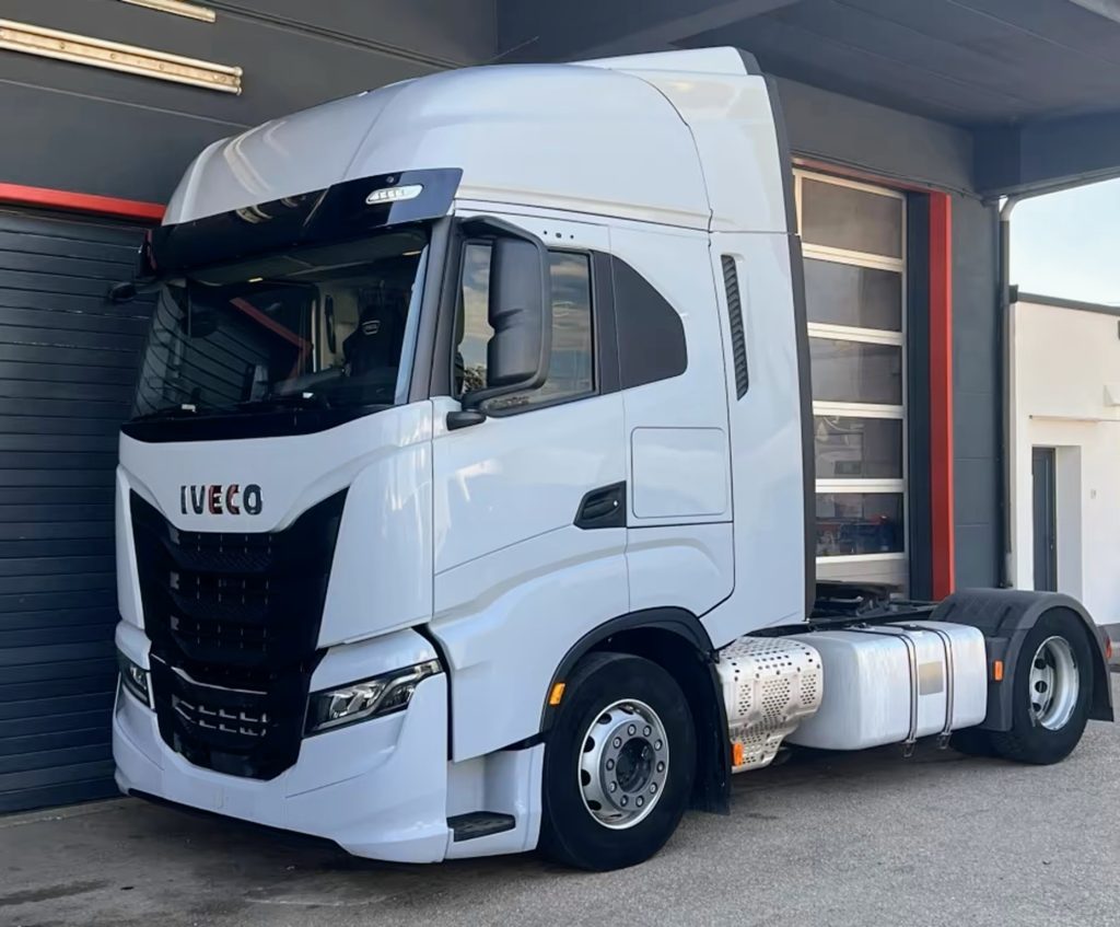 04.2021 Iveco S-WAY AS440STP