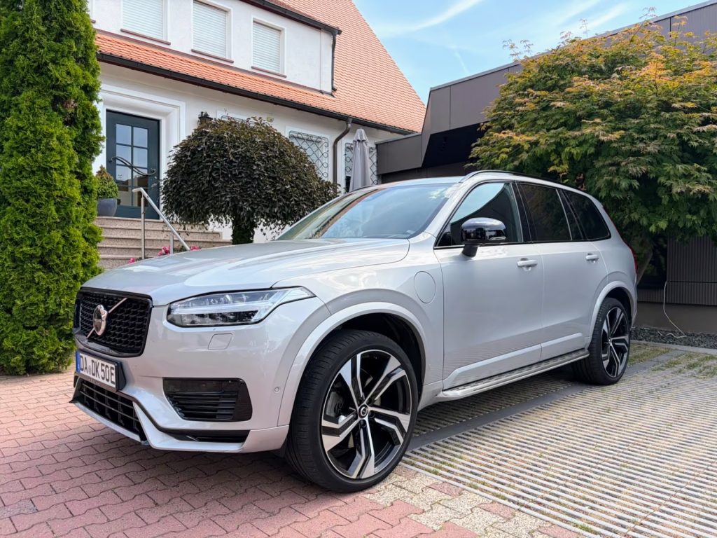 02.2023 Volvo XC90 T8 AWD Recharge Ultimate Dark