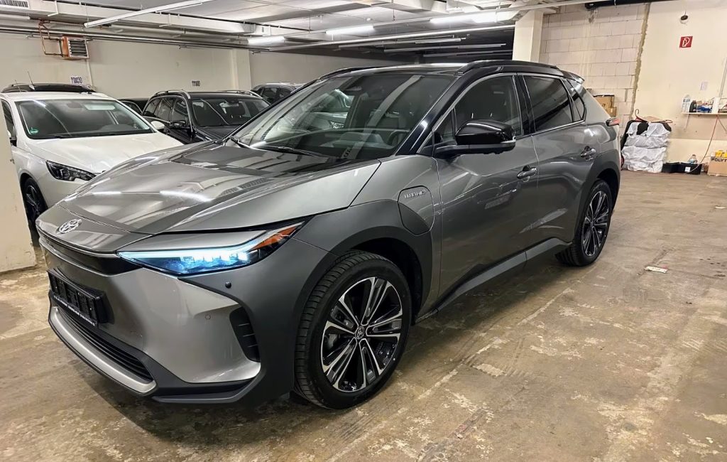 11.2022 Toyota BZ4X AWD