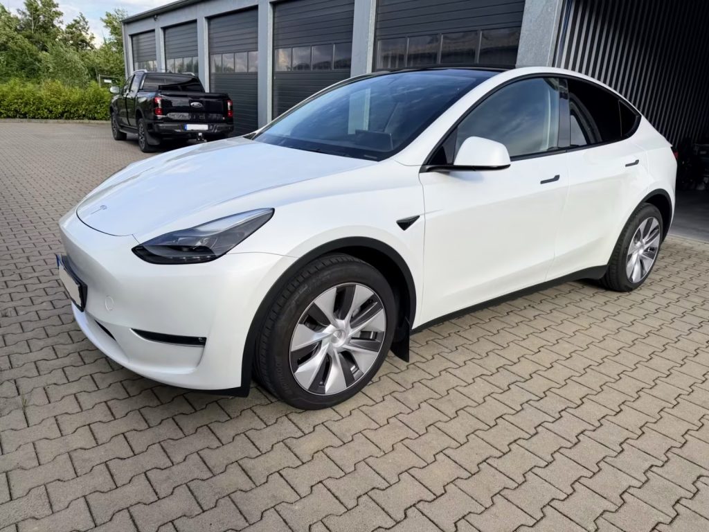 01.2023 Tesla Model Y Long Range Allrad